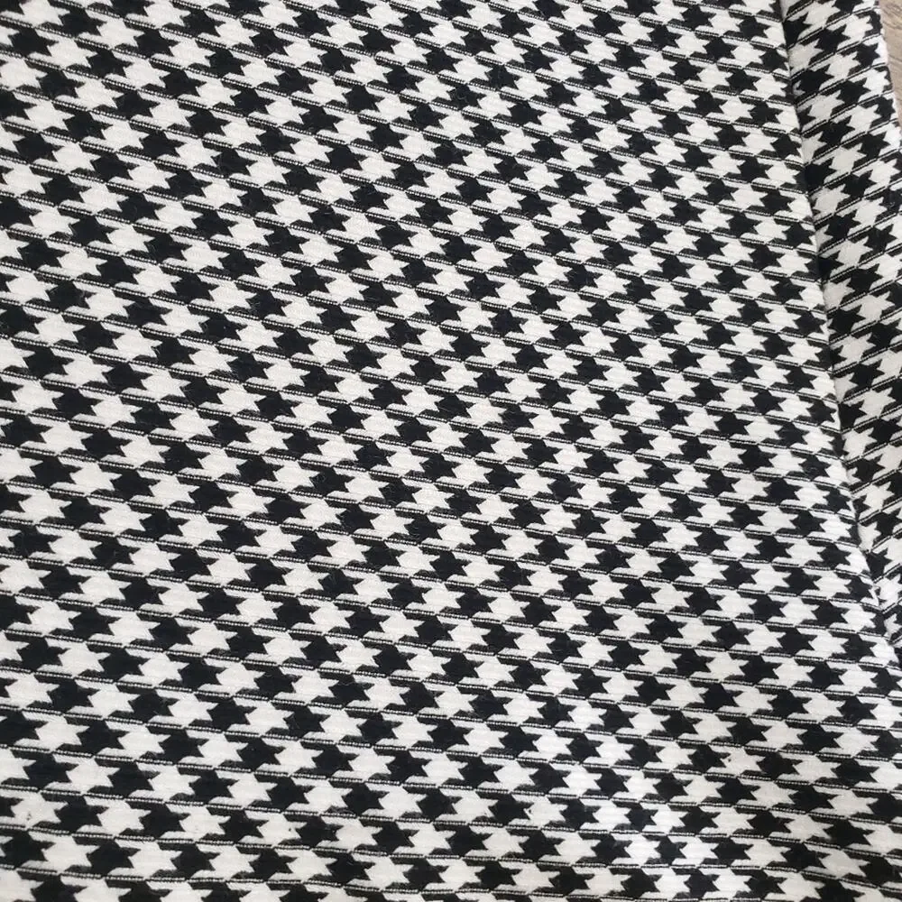 Carmen Marc Valvo Houndstooth‎ Black and White Midi Length A-Line Full Skirt 4 - Picture 3 of 9